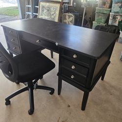 Desk With Chair 