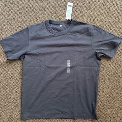 Uniqlo Men's Crew Neck T-shirt size Gray Size Large
