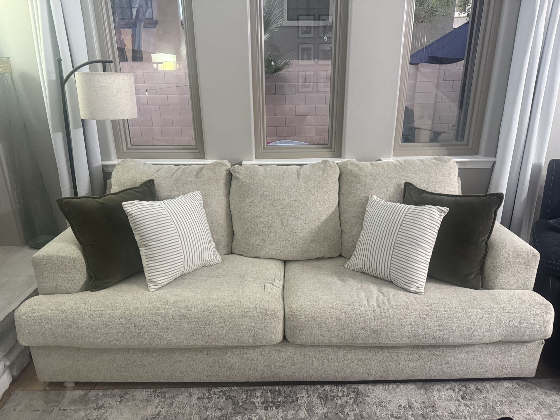 Ashley Furniture Soletren Sofa Couch READ DESCRIPTION