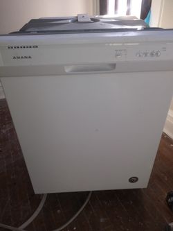 Amana Dishwasher good condition very clean