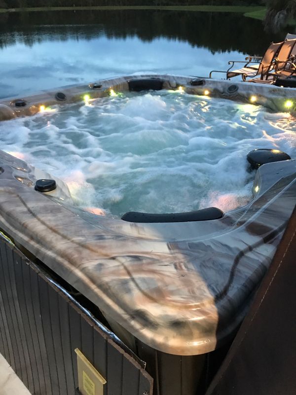 Signature spa Hot Tub for Sale in Jacksonville, FL OfferUp
