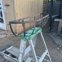 Iron Railing Garden Tub