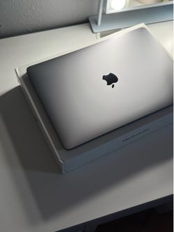 Apple MacBook Pro 13” M1