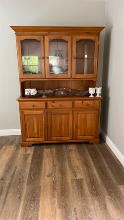 Maple Hutch 15 Deep,55 Wide, 75 High