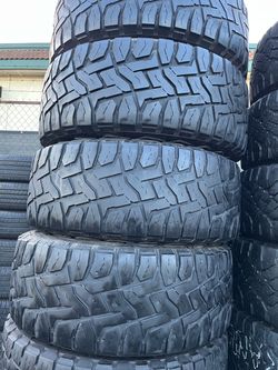 Vendo 35/12.50/R20 las 4 llantas nuevas roto rt por $210
