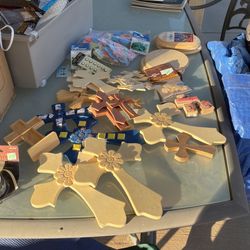 Wooden Crosses And Wood Plaques  And Other Decorative Items