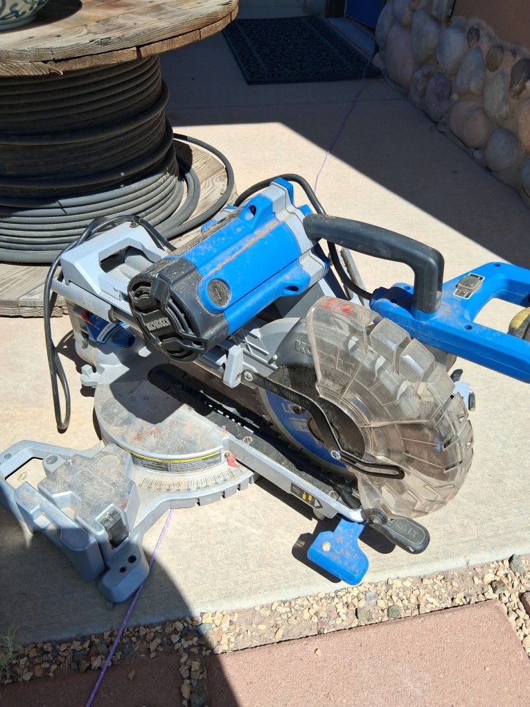 Kobalt Mitar Saw