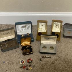 Vintage lot of cuff links tor clips etc $60