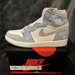 Jordan 1 Hyper Royal size 8.5