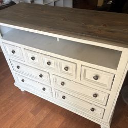 White Wood Dresser