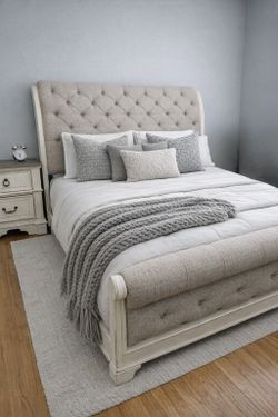 Newer Queen Bedroom Set