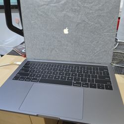 New 2019 Macbook Pro A1989 i7,16Gb,512Gb SSD,13” LCD, Charger, Grade A Brand New,Space Gray Color, Ori Box,Office 2022 for  Sale or Iphone Trade In 