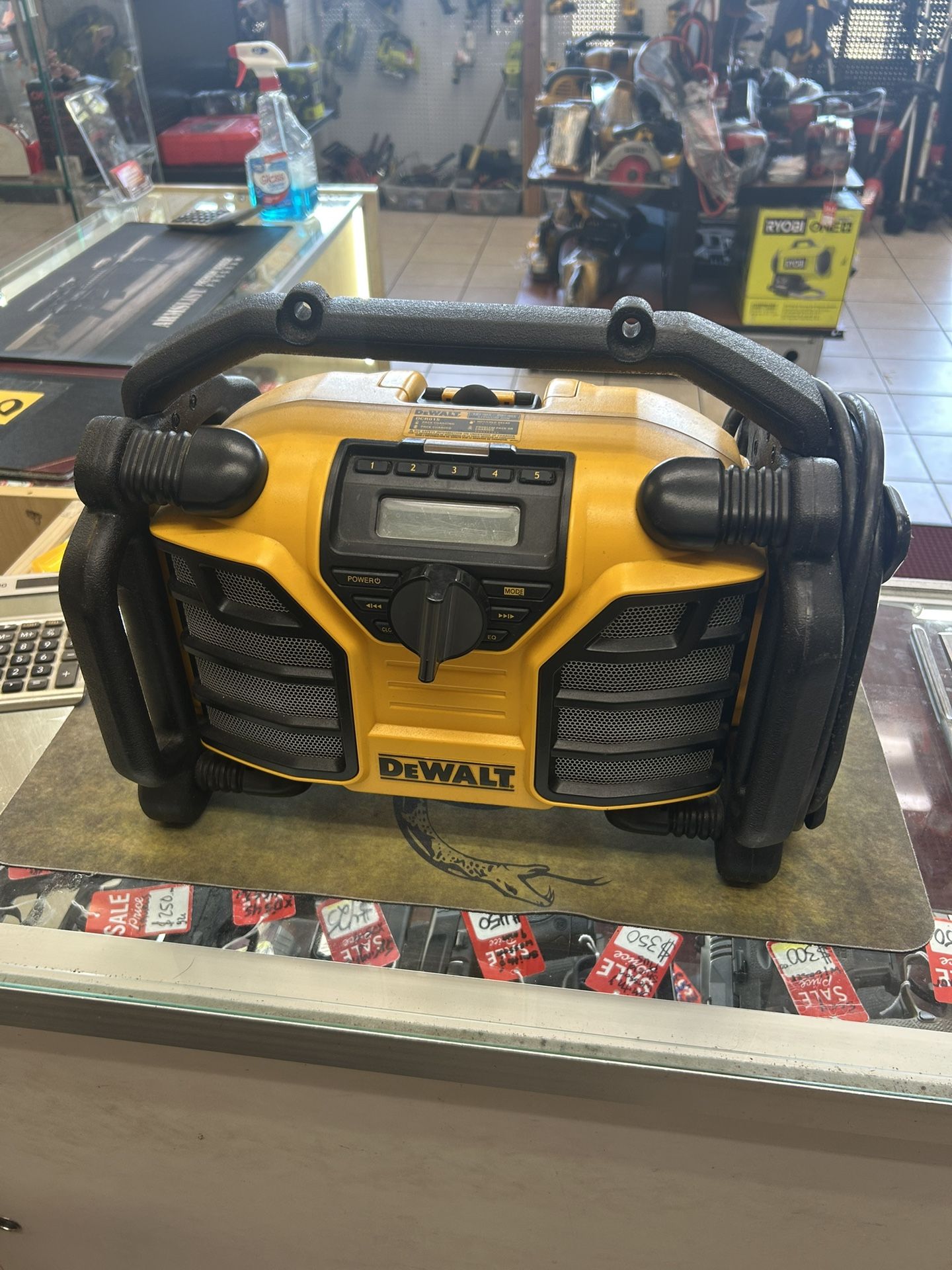 Dewalt Job site Radio Plug In And Batt Powered