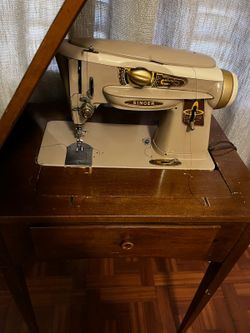 Singer Vintage Sewing Machine