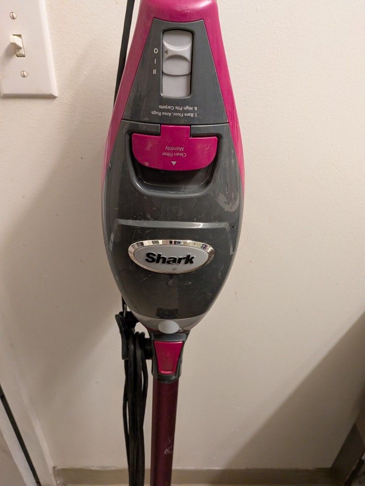 Shark Rocket Pro DLX