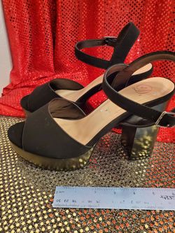 Black Chunky Tall Heels Size 9M. Pre-owned. Great