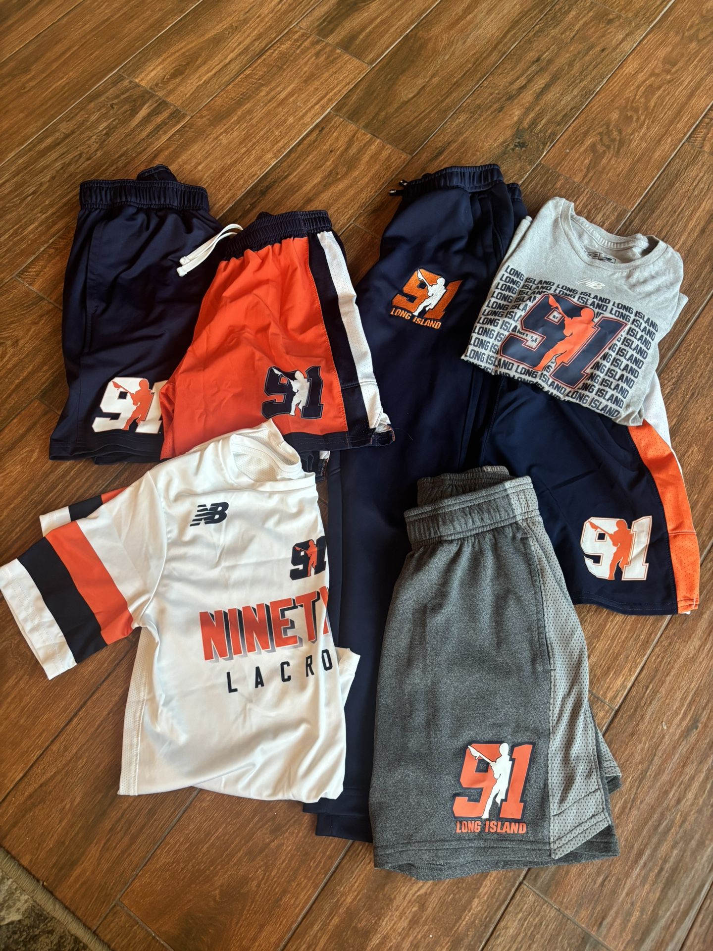 91 lacrosse Long Island youth size m clothing