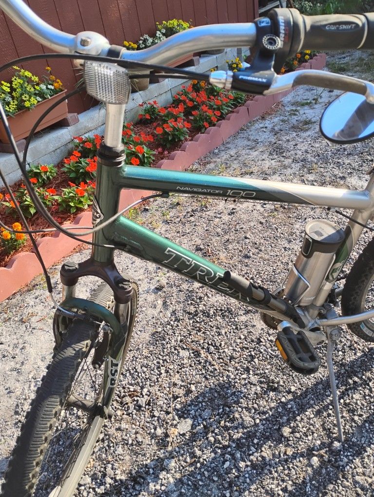 Trek Navigator 100.