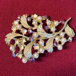 Vintage Rhinestone Leaf Brooch/Pin