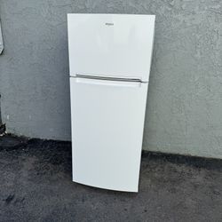 Whirlpool 18 Cubic Refrigerator Fridge With Freezer Free Local Delivery/30 Day Warranty