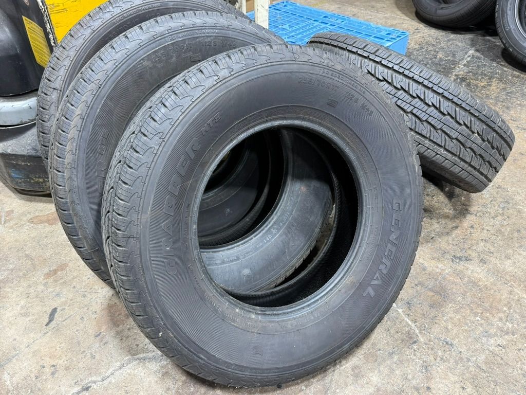 FREE DELIVERY - 4x General Grabber All Season Tires 255/70R17 - LIKE NEW 100%