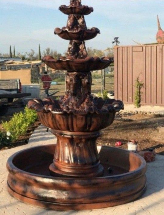 CONCRETE CEMENT WATER FOUNTAIN $1800