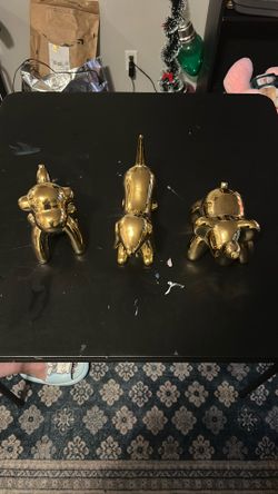 Golden Decorative Statues