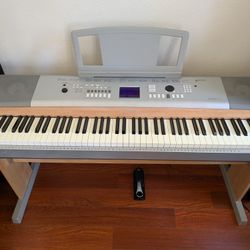 Yamaha DGX-620 Portable Grand