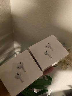 AirPods (1 for 45)