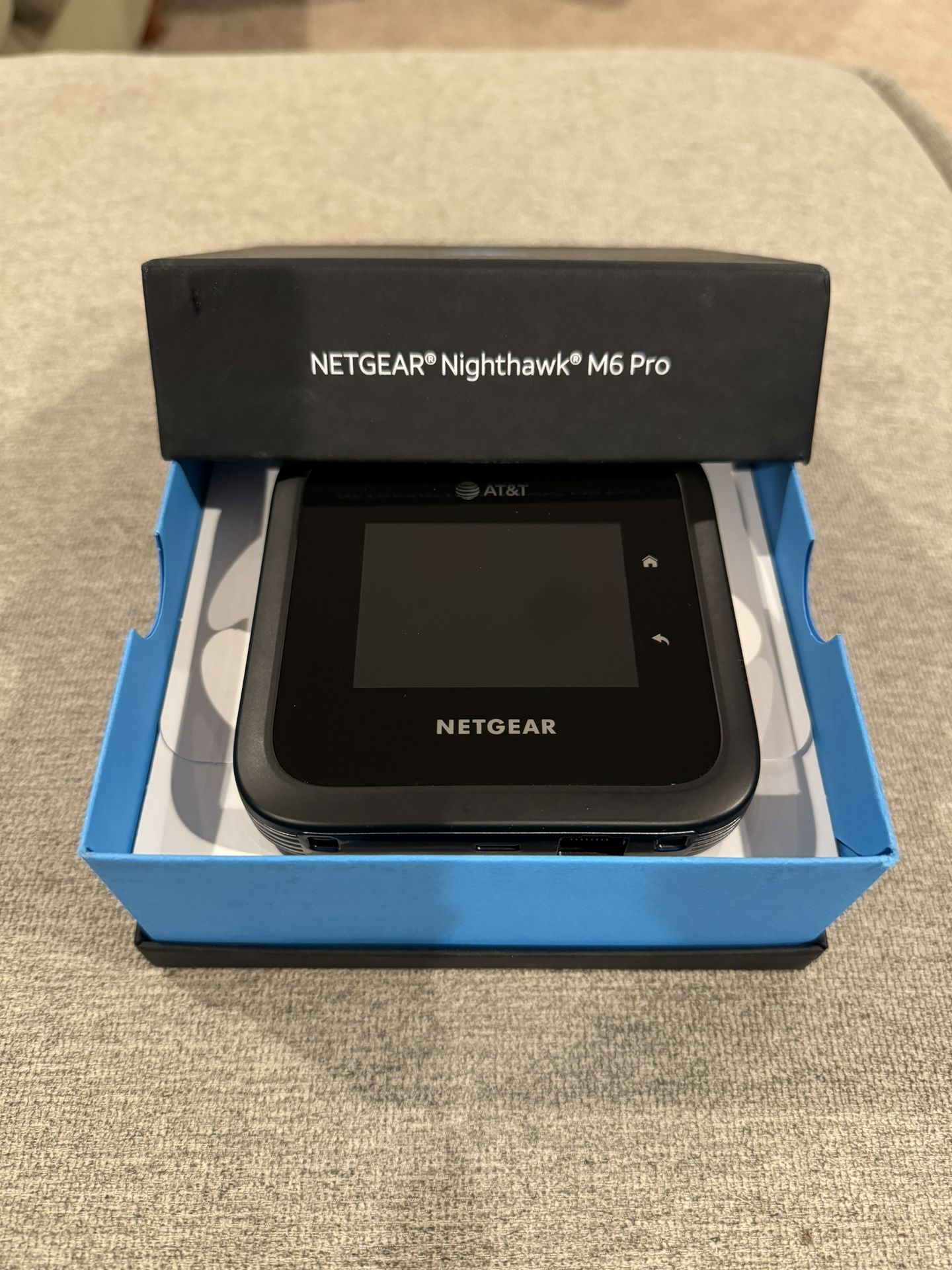 NETGEAR Nighthawk M6 Pro | Hotspot | AT&T