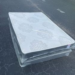 NEW FULL SIZE SET MATTRESS AND BOX SPRING-2pcs 