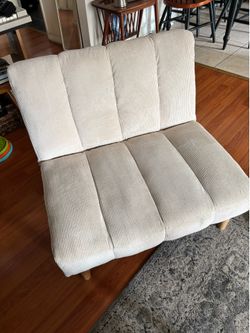 COMFY CHAIR WITH FOLD DOWN BACK