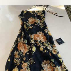New Unworn Lulu’s Floral Maxi Dress