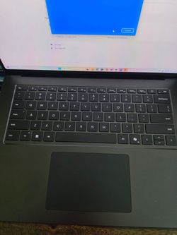 Mint Condition - Microsoft Surface Laptop (7th Edition) with a Snapdragon X Elite processor, 16GB of RAM, 512GB of storage, and a black finish.