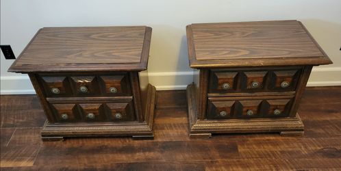 Nightstands/end tables