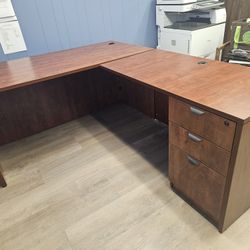 FREE CORNER OFFICE DESK