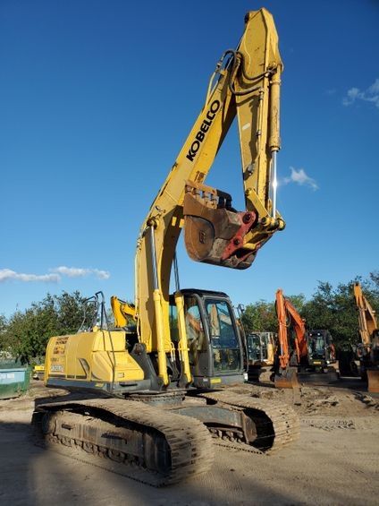 Kobelco 210 Excavator - 48,000lbs