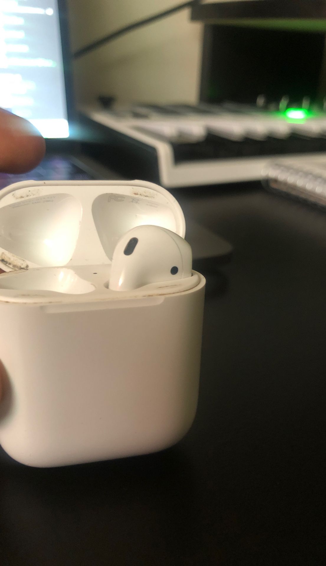 AirPod w Case