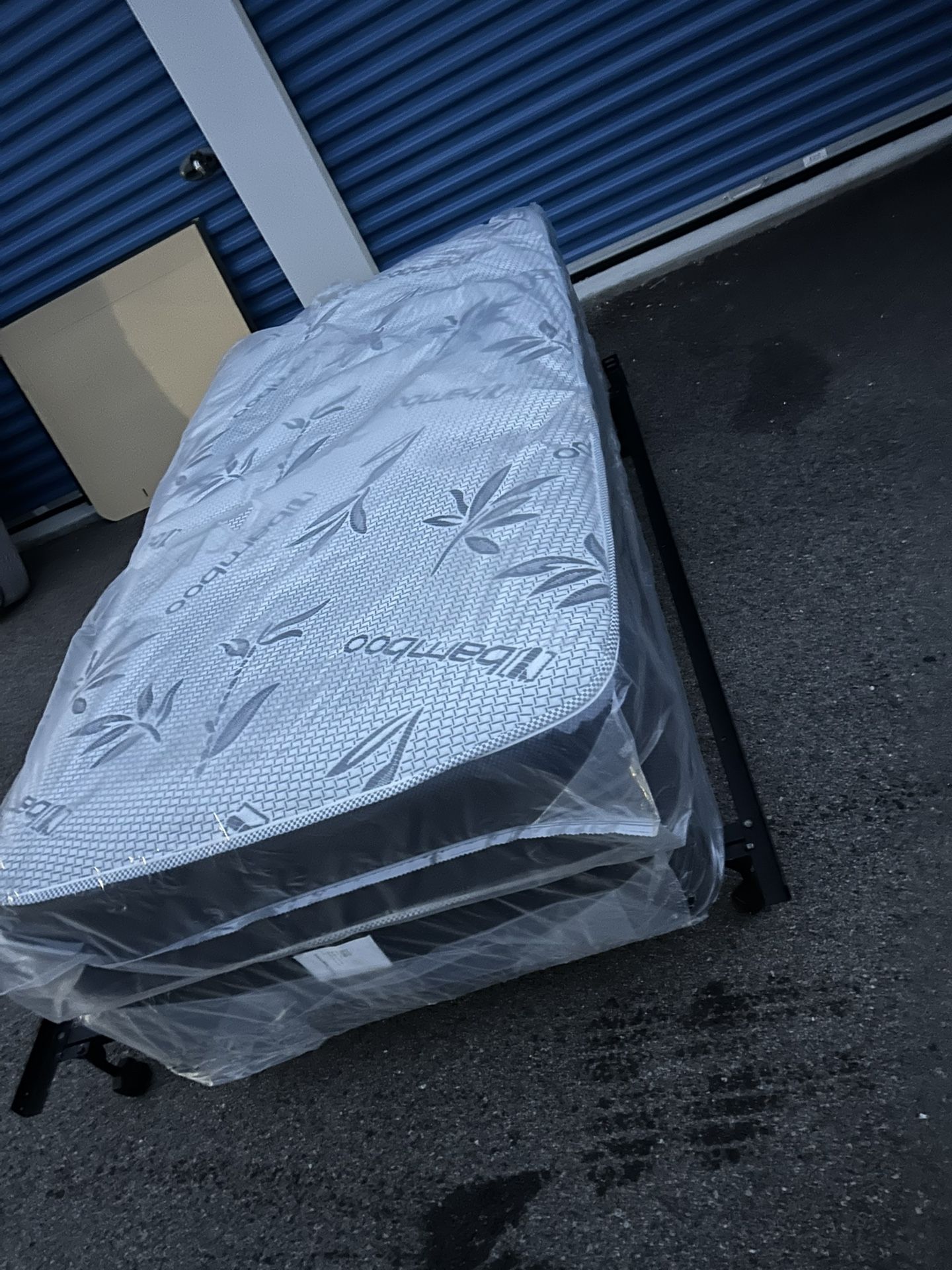 Twin Size Bed Cash Only