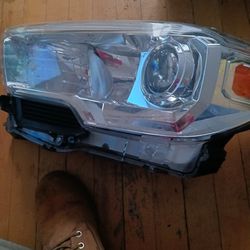 I Have a set of Toyota Tacoma Headlights They Came Out Of a 2018 Tacoma  but they fit betwin 2017 To 2020  Make Me a Offer  