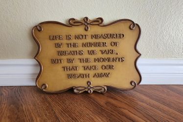 Vintage Resin Wall Hanging Decor 14"W x 10"L x 1/2"T