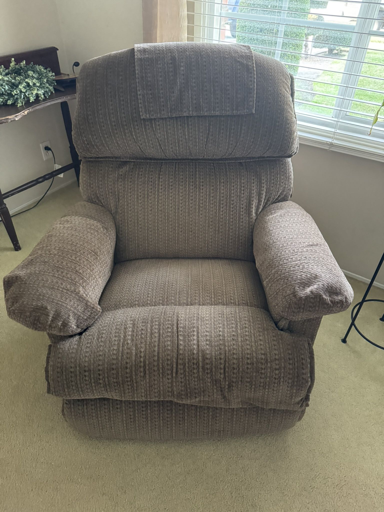 Set Of 2 LaZBoy Recliners