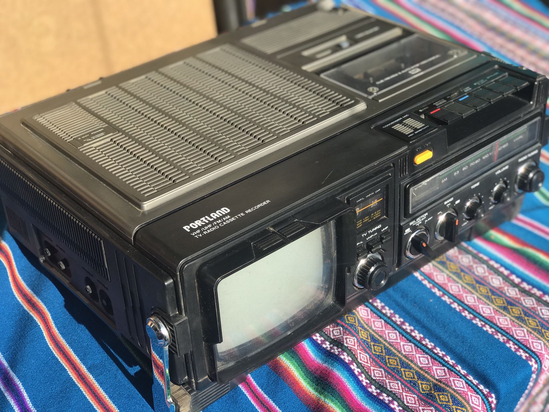Vintage 1981 Portable 5”inch TV RADIO CASSETTE RECORDER Earthquake