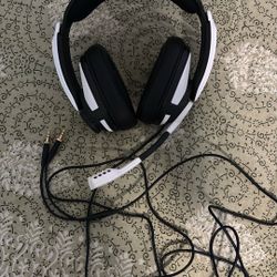 Sennheiser Gsp 301 Closed Back Gaming Headset For Pc, Mac, Ps4 And Xbox One, Black and White