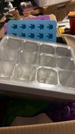 Gardening /planting trays