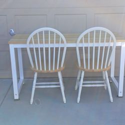 TABLE ISLAND AND CHAIRS