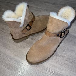 UGG Romley Short Buckle Boots Womens Sz 9.5