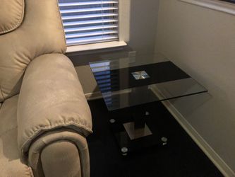 Contemporary coffee table and end table.