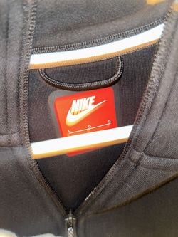 Black Nike Tech