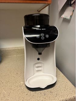Baby formula dispenser